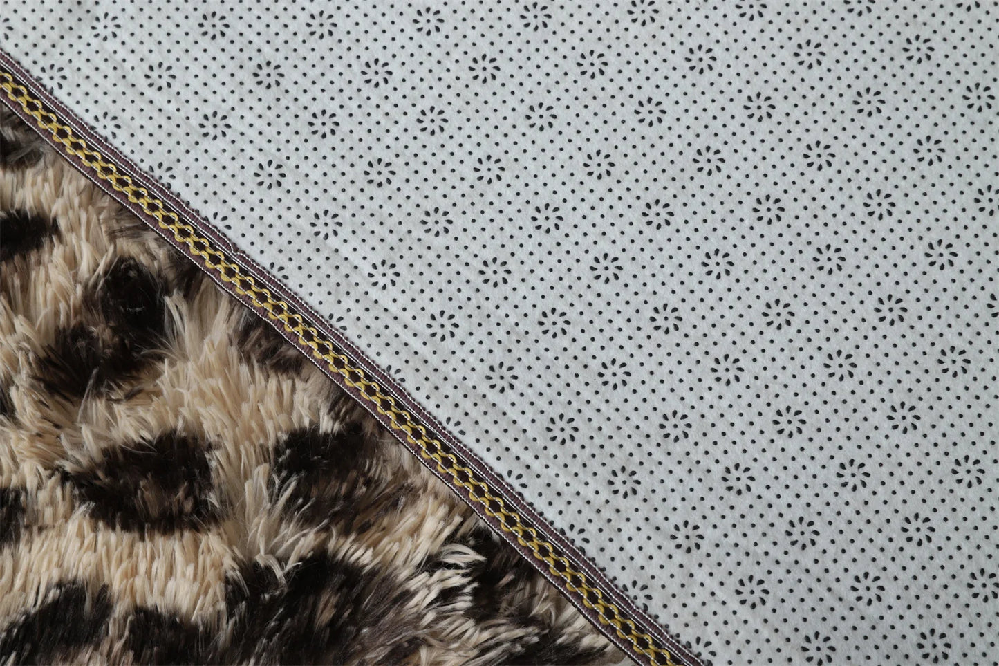 Pebble Non-Slip Flannel Rug