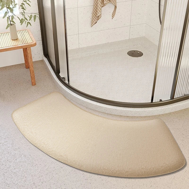 Thickened Absorbent Curved Bathroom Mat